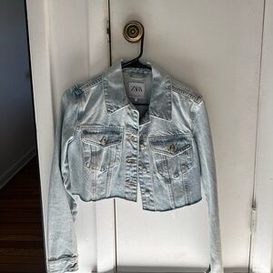 Zara crop Jean jacket
Denim jacket
